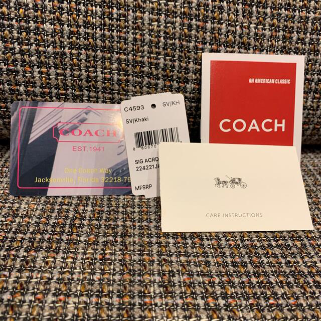 COACH(コーチ)の4593 コーチ　パスケース　ブラウンシグネチャー×スヌーピーコラボ レディースのファッション小物(名刺入れ/定期入れ)の商品写真