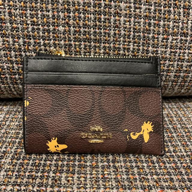 COACH(コーチ)の限定1点　4593 コーチ　パスケース　ウッドストック　コラボ　スヌーピー レディースのファッション小物(名刺入れ/定期入れ)の商品写真