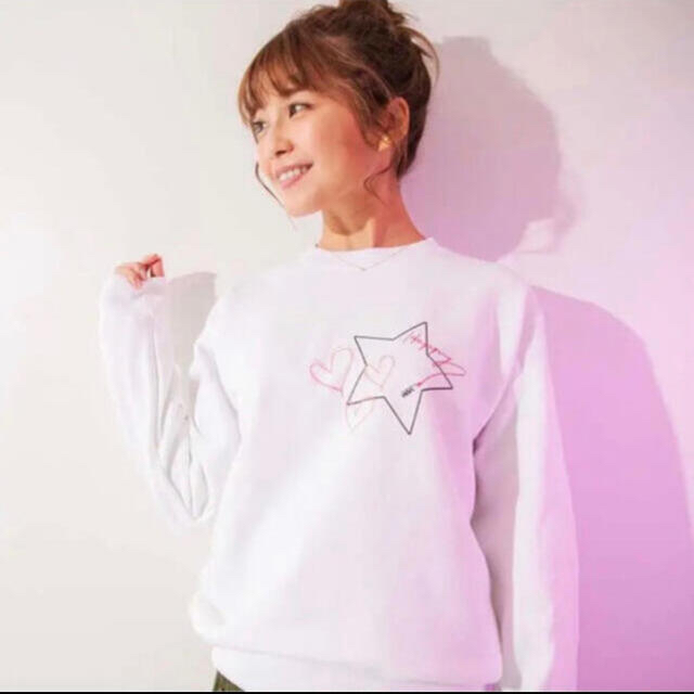 AAA(トリプルエー)の宇野実彩子　tシャツ トレーナー　セット エンタメ/ホビーのタレントグッズ(ミュージシャン)の商品写真