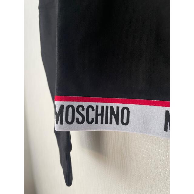 MOSCHINO(モスキーノ)の【新品】MOSCHINO  ブラック スウェット トレーナー レディースのトップス(トレーナー/スウェット)の商品写真