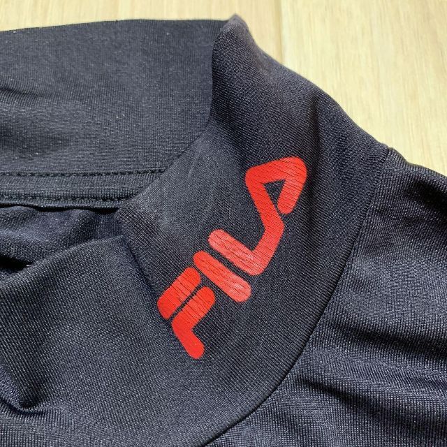 FILA(フィラ)の即発送 アンダーシャツ 長袖 薄手 FILA フィラ ブラック スポーツ/アウトドアのサッカー/フットサル(ウェア)の商品写真