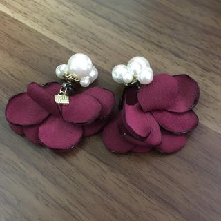 アネモネ(Ane Mone)のAne Mone パールとフラワーブーケのバックキャッチピアス(ピアス)