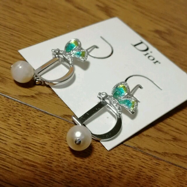 Dior(ディオール)の早い者勝ち♪ Dior ピアス パール レディースのアクセサリー(ピアス)の商品写真