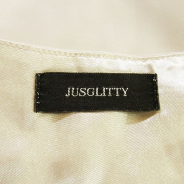 JUSGLITTY(ジャスグリッティー)のジャスグリッティー ブラウス ラウンドネック 半袖 シフォン 2 ベージュ レディースのトップス(シャツ/ブラウス(半袖/袖なし))の商品写真