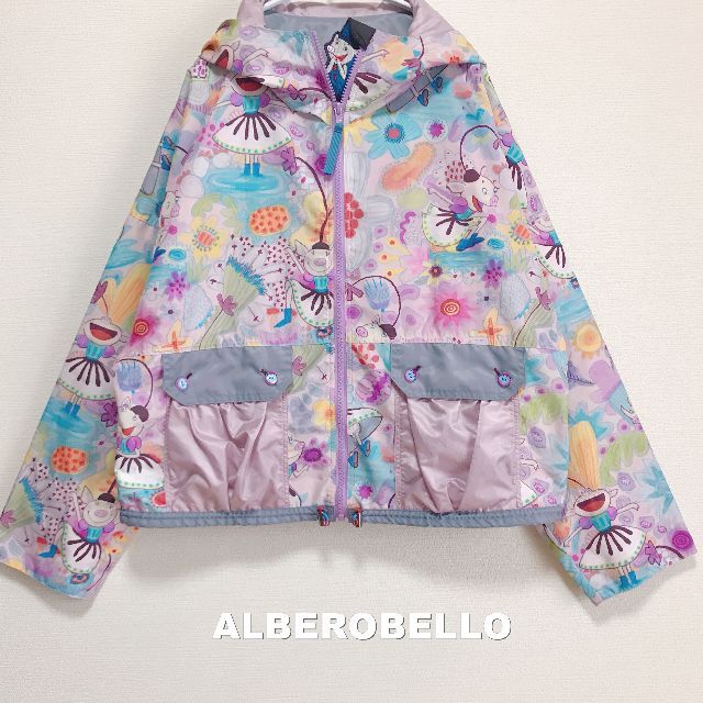 ALBEROBELLO - 【ALBEROBELLO】オリジングラフィック総柄 フーディ ウインドブレーカー