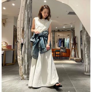 アパルトモンドゥーズィエムクラス(L'Appartement DEUXIEME CLASSE)のアパルトモン：GREY CHORD/Maxi Skirt・NoSleeve TO(セット/コーデ)