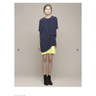 アクネストゥディオズ(Acne Studios)のACNEアクネオールシルクのモードなバイカラーワンピース(ひざ丈ワンピース)