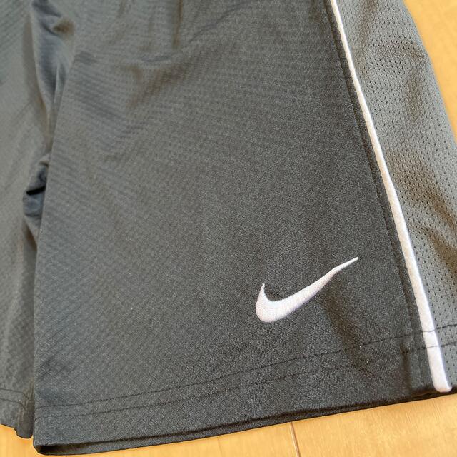 NIKE(ナイキ)のハーフパンツ　NIKE 140 黒 キッズ/ベビー/マタニティのキッズ服男の子用(90cm~)(パンツ/スパッツ)の商品写真