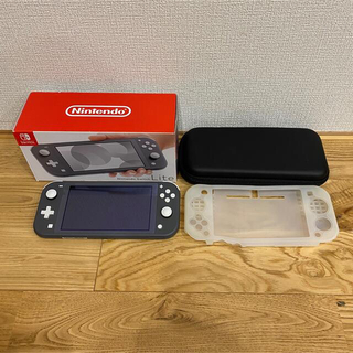 ネット直販店  任天堂スイッチライト　グレー　SDカード付き Switch Nintendo 家庭用ゲーム本体