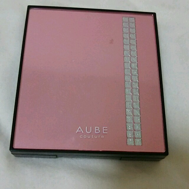 AUBE couture(オーブクチュール)のぽん様専用♪オーブクチュール★アイシャドウ ピンク系 コスメ/美容のベースメイク/化粧品(アイシャドウ)の商品写真