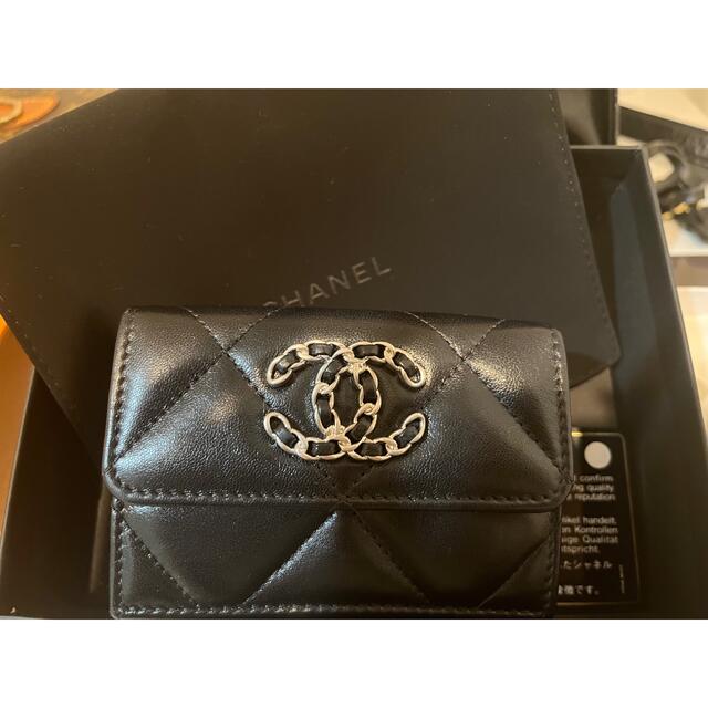 CHANEL三つ折財布