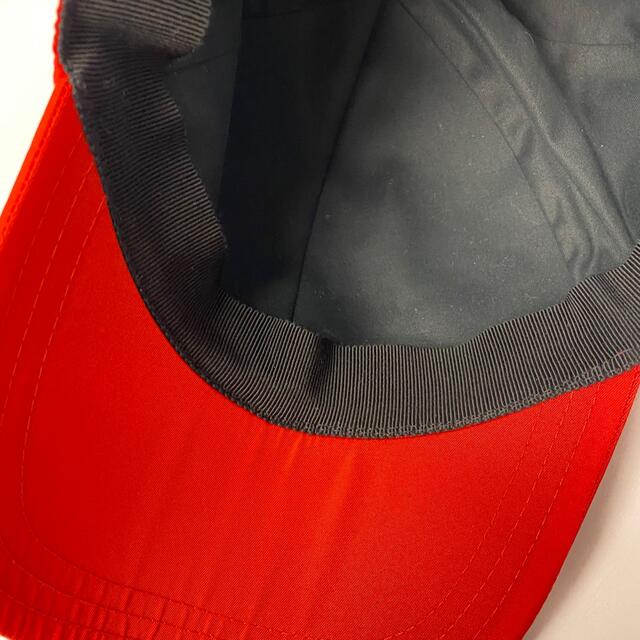 PRADA(プラダ)の試着程度　定価6.7万　プラダ　ナイロン　ベースボールキャップ　帽子　RED メンズの帽子(キャップ)の商品写真