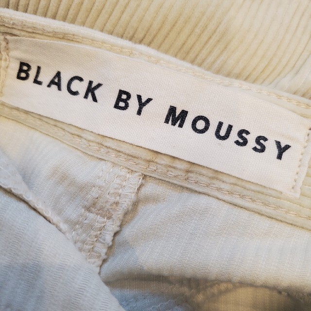 BLACK by moussy(ブラックバイマウジー)のブラックバイマウジー　プナ　コーデュロイ　パンツ　23 レディースのパンツ(カジュアルパンツ)の商品写真