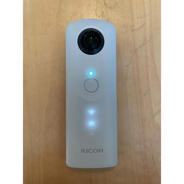 RICOH(リコー)のRICOH THETA SC スマホ/家電/カメラのカメラ(コンパクトデジタルカメラ)の商品写真