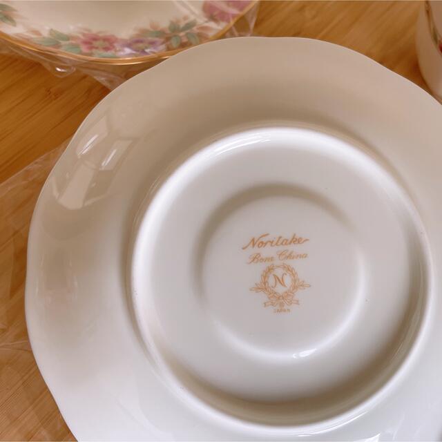 Noritake(ノリタケ)のカップ&ソーサー　ノリタケ　ボーンチャイナ　ティーカップ　お皿　コーヒーカップ インテリア/住まい/日用品のキッチン/食器(食器)の商品写真