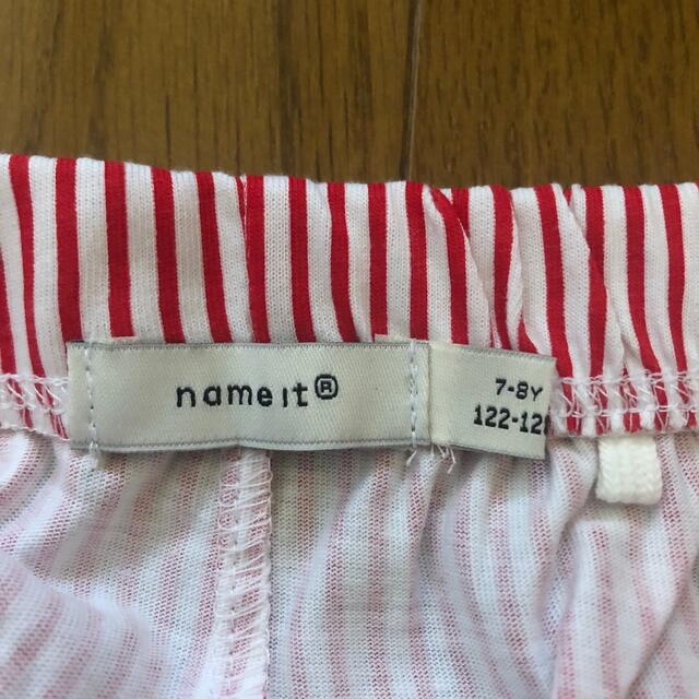 name it ショートパンツ 赤・白ストライプ 表記サイズ122-128 キッズ/ベビー/マタニティのキッズ服女の子用(90cm~)(パンツ/スパッツ)の商品写真