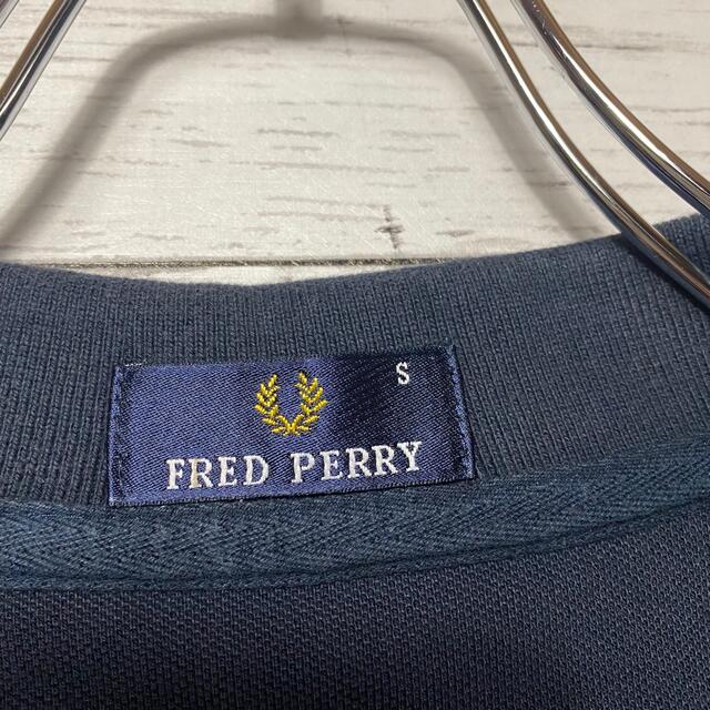 FRED PERRY(フレッドペリー)の【訳ありのため格安】フレッドペリー⭐︎刺繍ワンポイント　ボーダー　ポロシャツ  メンズのトップス(ポロシャツ)の商品写真