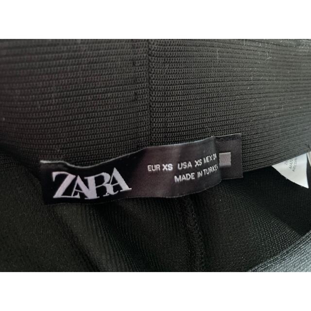 ZARA(ザラ)のZARA 黒パンツ レディースのパンツ(カジュアルパンツ)の商品写真