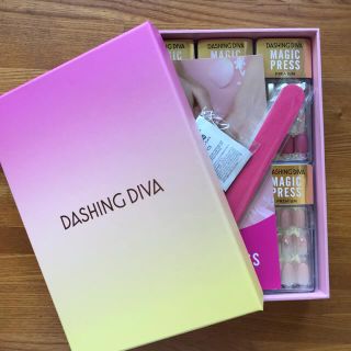 DASHING DIVAネイルチップセット(つけ爪/ネイルチップ)