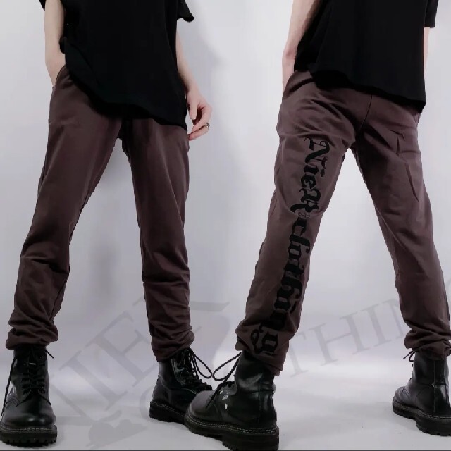 NieR BACK LOGO SWEAT JOGGER PANTS メンズのトップス(スウェット)の商品写真