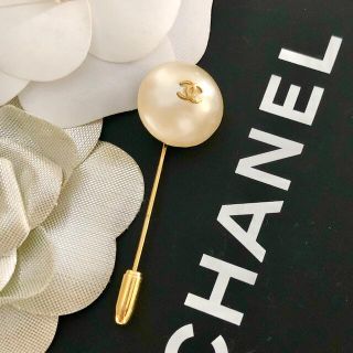 シャネル 金 ブローチ/コサージュの通販 56点 | CHANELのレディースを ...