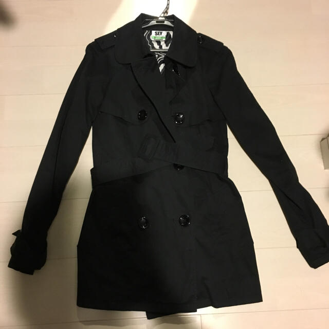 SLY(スライ)の美品SLYトレンチ 黒 レディースのジャケット/アウター(トレンチコート)の商品写真