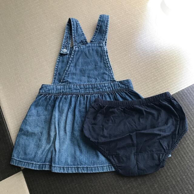 GAP(ギャップ)のGAP デニムジャンパースカート 90 キッズ/ベビー/マタニティのキッズ服女の子用(90cm~)(ワンピース)の商品写真