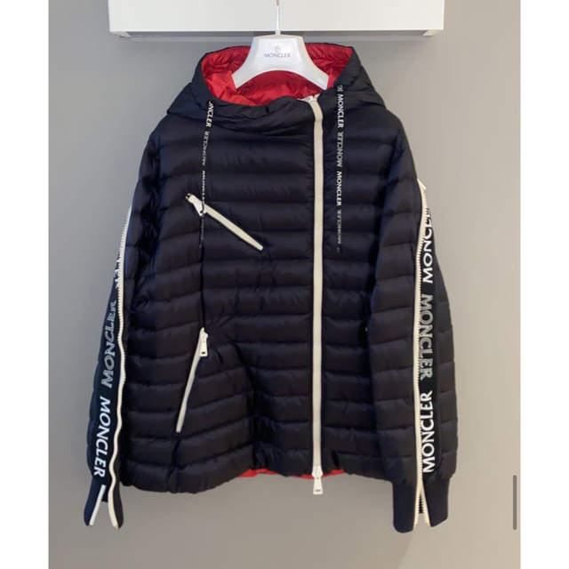 MONCLER(モンクレール)のかみ様専用　moncler STOCKHOLM バイカラーライトダウンジャケット レディースのジャケット/アウター(ダウンジャケット)の商品写真