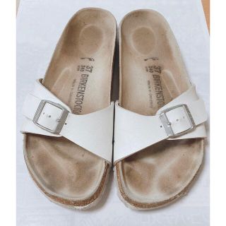 ビルケンシュトック(BIRKENSTOCK)のビルケンシュトック  ホワイト  サンダル  37 （24cm）(サンダル)