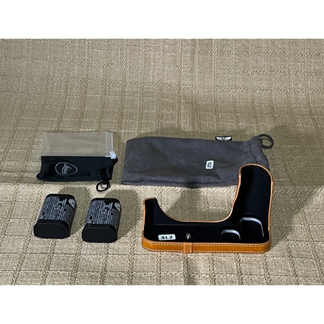 LEICA(ライカ)のライカSL2 +レンズELMART-SL 24-70 ASPH セット スマホ/家電/カメラのカメラ(ミラーレス一眼)の商品写真