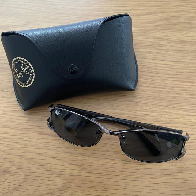 Ray-Ban(レイバン)の【ひろバス6295様専用】Ray-Ban サングラス　ケース付き メンズのファッション小物(サングラス/メガネ)の商品写真