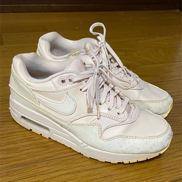 NIKE(ナイキ)のナイキ エア マックス 1 LX  ピンク レディースの靴/シューズ(スニーカー)の商品写真