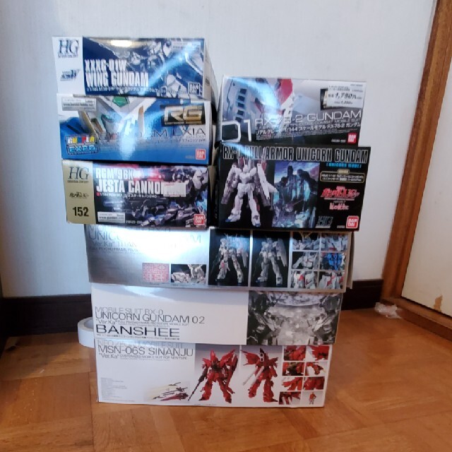 ガンプラ 8点セット ガンプラ 8点セット
