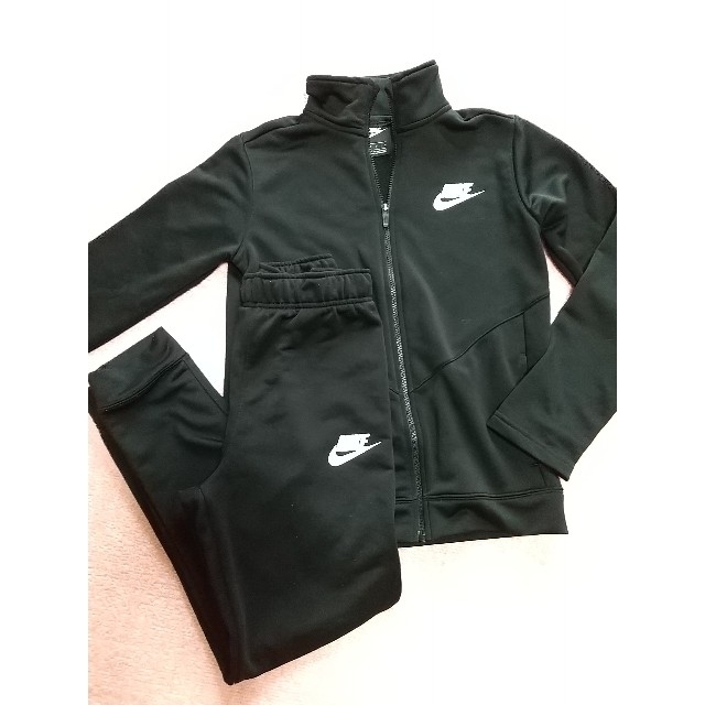 NIKE(ナイキ)の【専用品】NIKE ナイキ 上下 ジャージ 黒 ブラック 150―160cm キッズ/ベビー/マタニティのキッズ服男の子用(90cm~)(その他)の商品写真