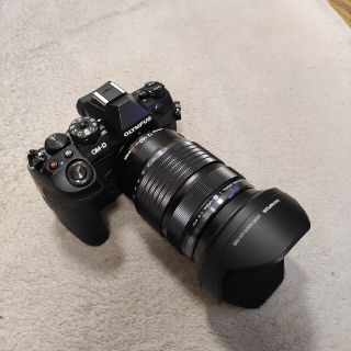 オリンパス(OLYMPUS)のOM D E M 1 Mark III 12-100プロレンズキット(ミラーレス一眼)