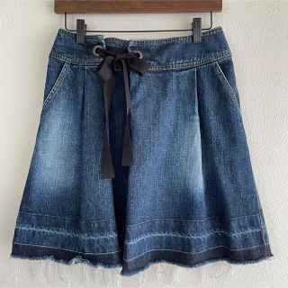 ランバンオンブルー(LANVIN en Bleu)のダメージデニムタックスカート(ひざ丈スカート)