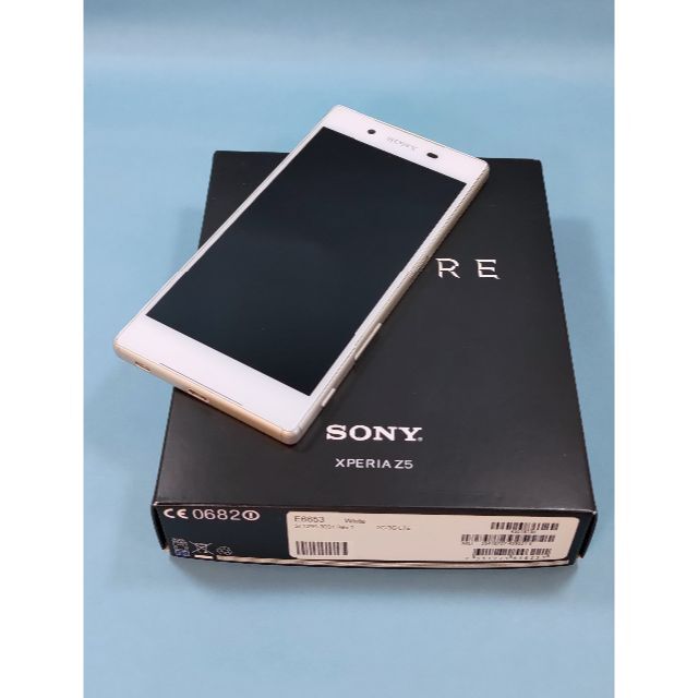 Xperia(エクスペリア)のSONY Xperia Z5 White インターナショナル版 SIMフリー スマホ/家電/カメラのスマートフォン/携帯電話(スマートフォン本体)の商品写真