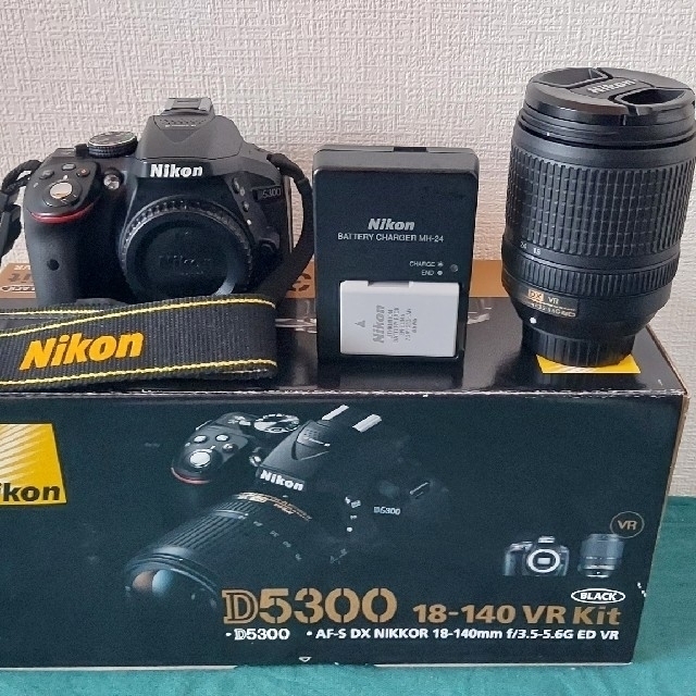 Nikon(ニコン)のNikon デジタル一眼レフカメラ D5300 18-140VR レンズキット スマホ/家電/カメラのカメラ(デジタル一眼)の商品写真