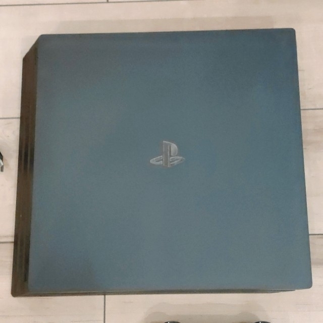 PlayStation4Pro (CUH-7000B B01)