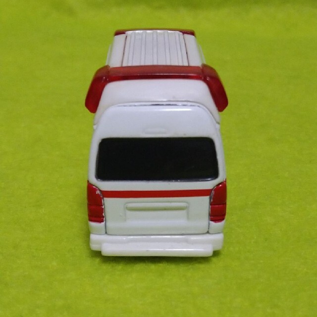 Takara Tomy(タカラトミー)のトミカ　救急車【トヨタ ハイメディック】 エンタメ/ホビーのおもちゃ/ぬいぐるみ(ミニカー)の商品写真