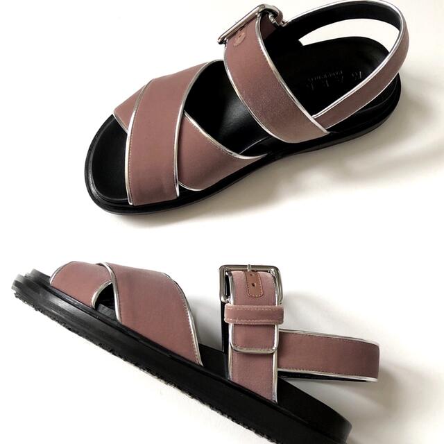 Marni(マルニ)の新品/37 MARNI マルニ フスベッド ベロア サンダル グレイッシュピンク レディースの靴/シューズ(サンダル)の商品写真
