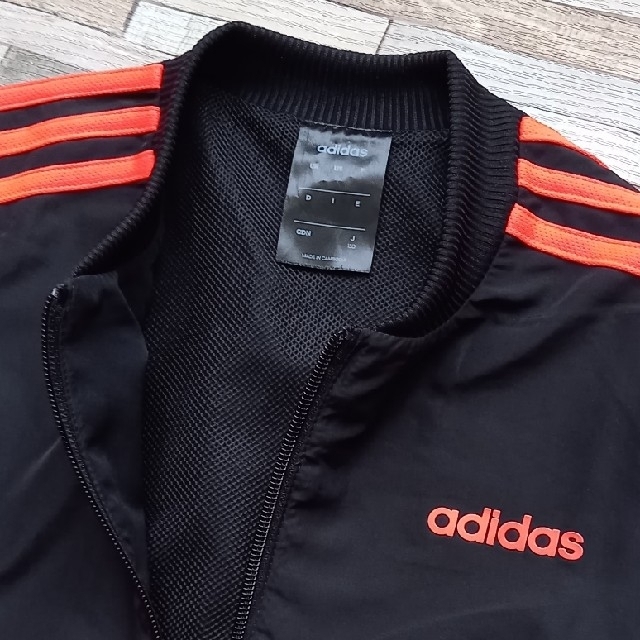 adidas(アディダス)のアディダス　ウィンドブレーカー　上下セット　キッズ キッズ/ベビー/マタニティのキッズ服男の子用(90cm~)(ジャケット/上着)の商品写真