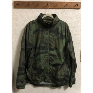 ギャップ(GAP)のGAP　ウインドブレーカー　ナイロンジャケット　迷彩　150古着　キズあり(ジャケット/上着)