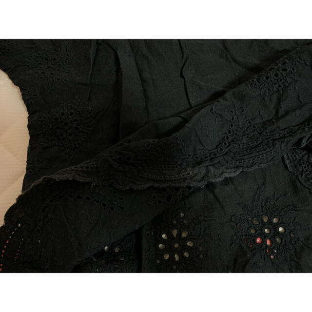 LEPSIM LOWRYS FARM(レプシィムローリーズファーム)のLEPSIM LOWRYSFARM花刺繍カットソー レディースのトップス(カットソー(半袖/袖なし))の商品写真