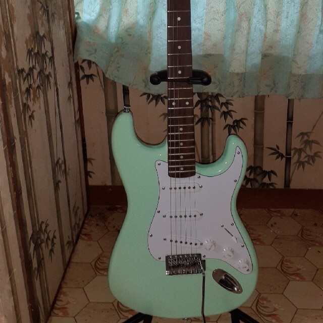 Squier　スクワイヤー　ストラトキャスター