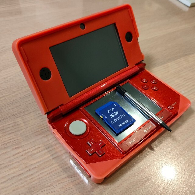 ニンテンドー3DS本体 　フレアレッド　SDカード2GB付き