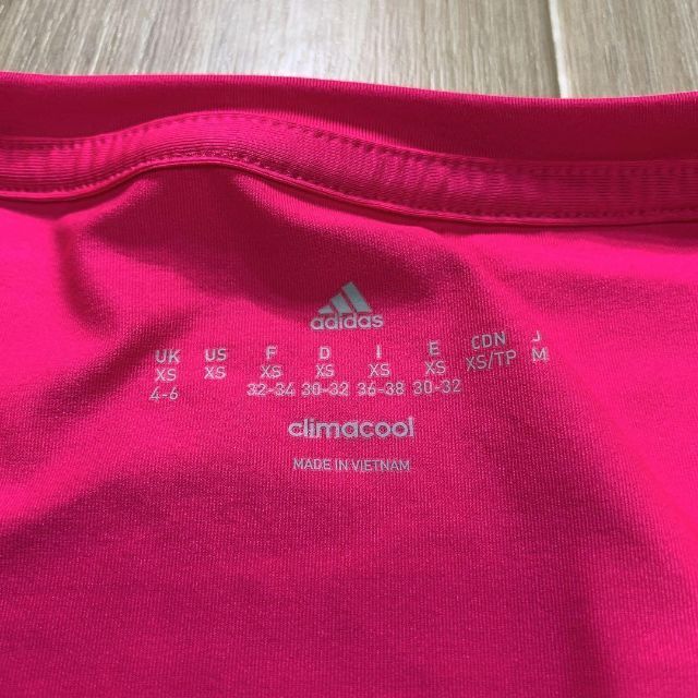 adidas(アディダス)の即発送  adidas climacool 半袖Tシャツ スポーツウェア ピンク スポーツ/アウトドアのトレーニング/エクササイズ(トレーニング用品)の商品写真