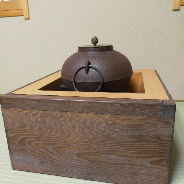 未使用】茶道具セット (【釜師 佐藤浄清】茶釜・置炉・炭型電熱器)の