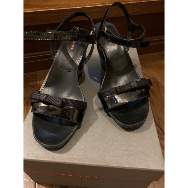 売切特価☆PRADA リボン サンダル エナメル ブラック プラダ | フリマアプリ ラクマ