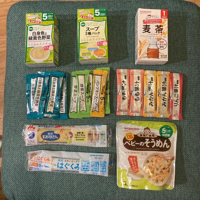 和光堂(ワコウドウ)の離乳食など色々セット（月齢1ヶ月〜5ヶ月） キッズ/ベビー/マタニティの授乳/お食事用品(その他)の商品写真